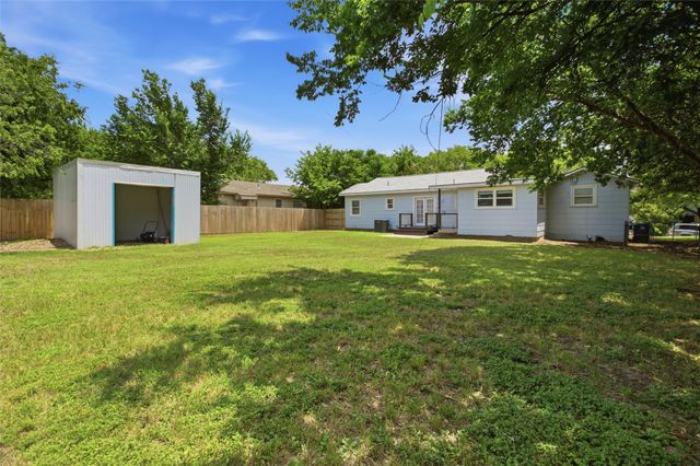 4930 Donnelly Avenue, Fort Worth, TX 76107