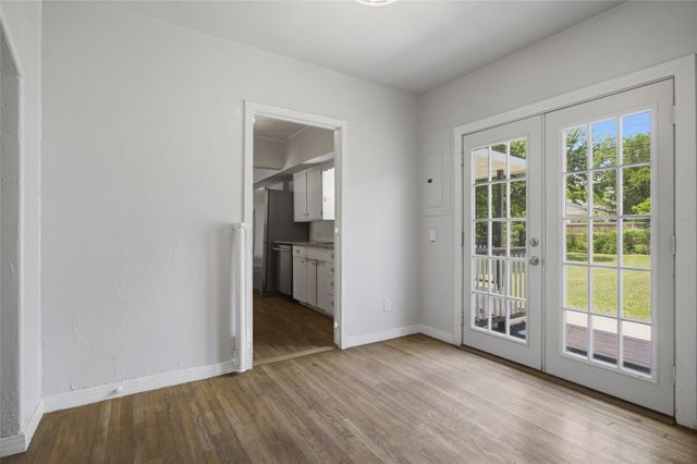 4930 Donnelly Avenue, Fort Worth, TX 76107