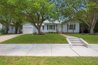 4930 Donnelly Avenue, Fort Worth, TX 76107