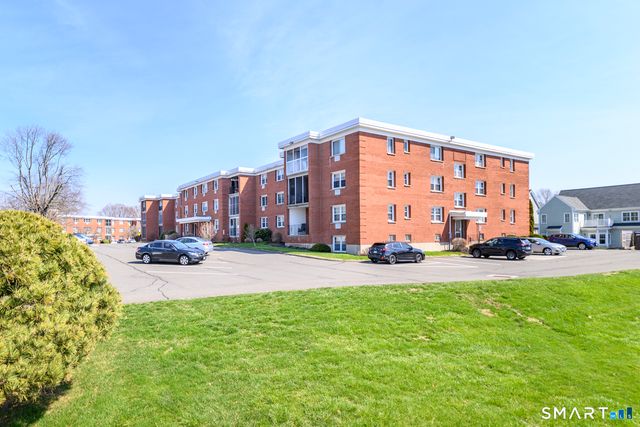 185 Melba Street 305, Milford, CT 06460