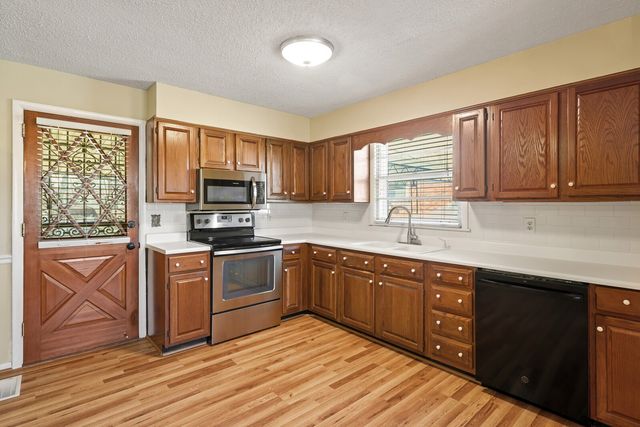 363 Leo Ln, Nashville, TN 37211