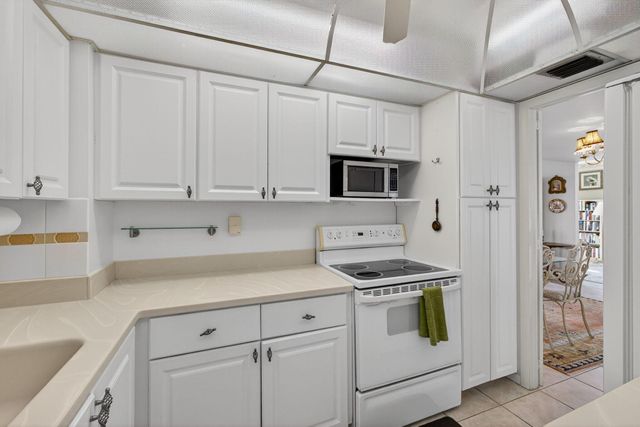 2600 N Flagler Drive 610, West Palm Beach, FL 33407