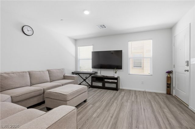 4990 Pear Mesa Avenue, Las Vegas, NV 89139