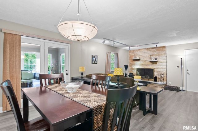 9 BLACKBERRY Run, Springfield, IL 62704