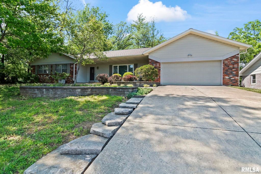 9 BLACKBERRY Run, Springfield, IL 62704