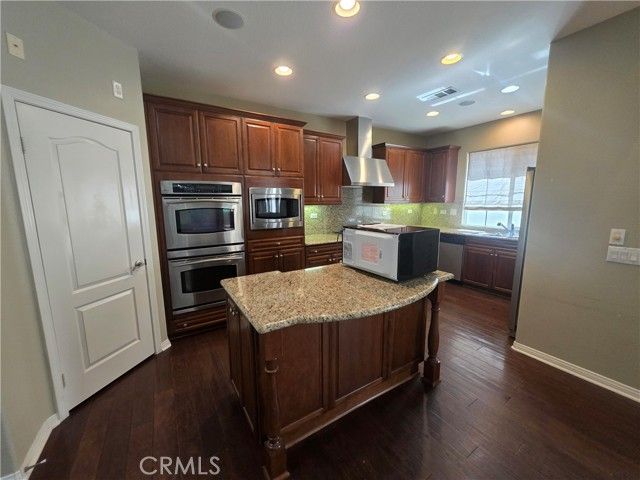 71 Wonderland, Irvine, CA 92620