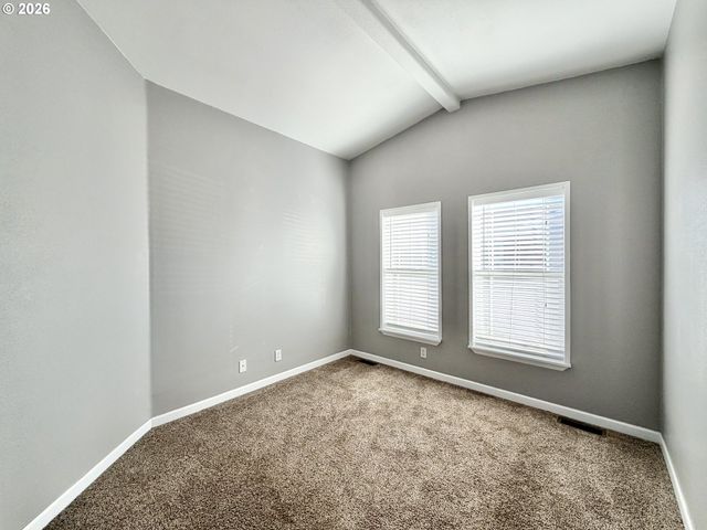 1863 INLAND Way, Springfield, OR 97477