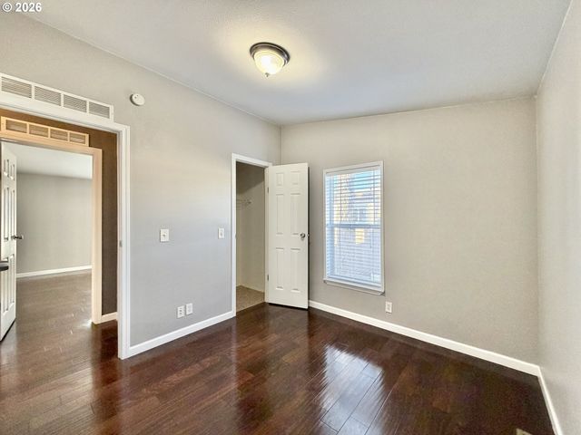 1863 INLAND Way, Springfield, OR 97477