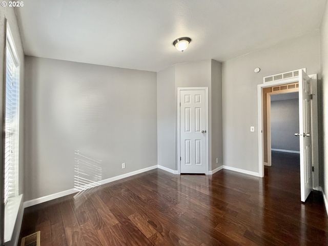 1863 INLAND Way, Springfield, OR 97477