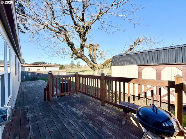 1863 INLAND Way, Springfield, OR 97477