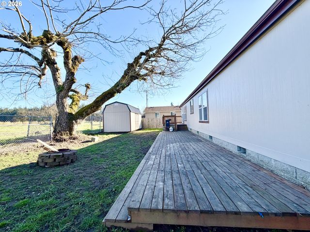 1863 INLAND Way, Springfield, OR 97477