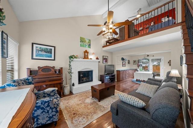 10142 W 86th Street, Overland Park, KS 66212