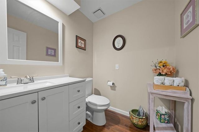 10142 W 86th Street, Overland Park, KS 66212