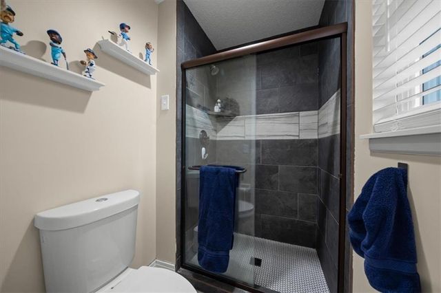 10142 W 86th Street, Overland Park, KS 66212