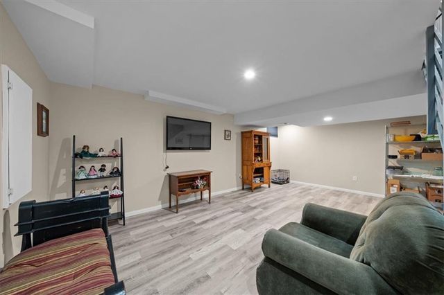 10142 W 86th Street, Overland Park, KS 66212