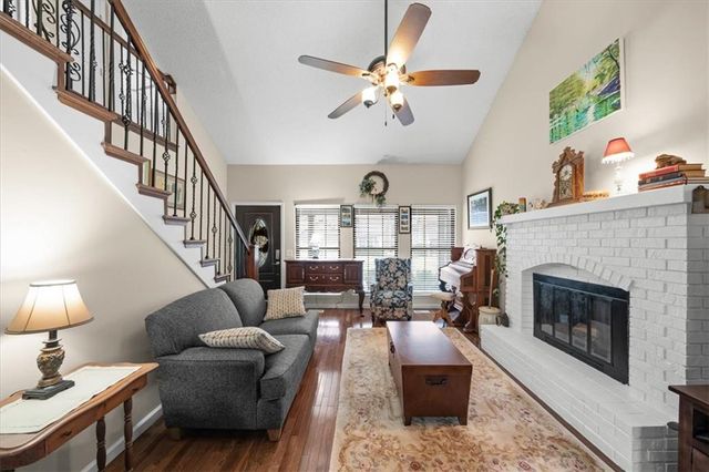 10142 W 86th Street, Overland Park, KS 66212