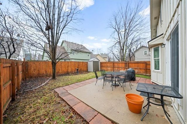 10142 W 86th Street, Overland Park, KS 66212