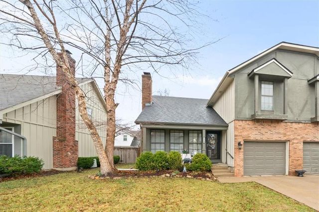 10142 W 86th Street, Overland Park, KS 66212