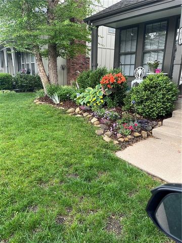 10142 W 86th Street, Overland Park, KS 66212