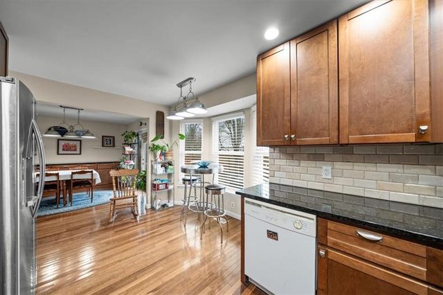 10142 W 86th Street, Overland Park, KS 66212