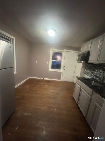 30 Wake Street, Bridgeport, CT 06610