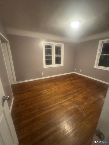 30 Wake Street, Bridgeport, CT 06610