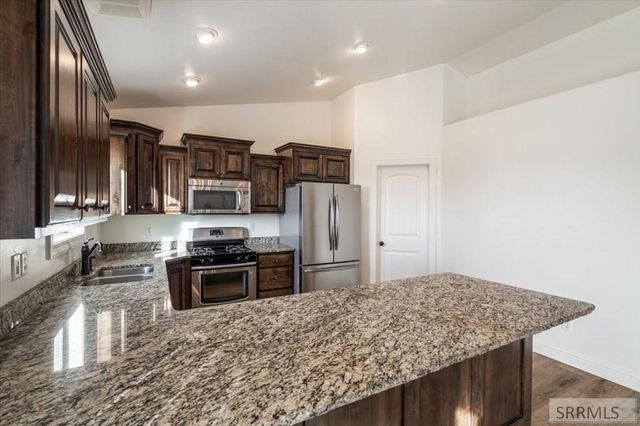 1382 N 750 E, Shelley, ID 83274