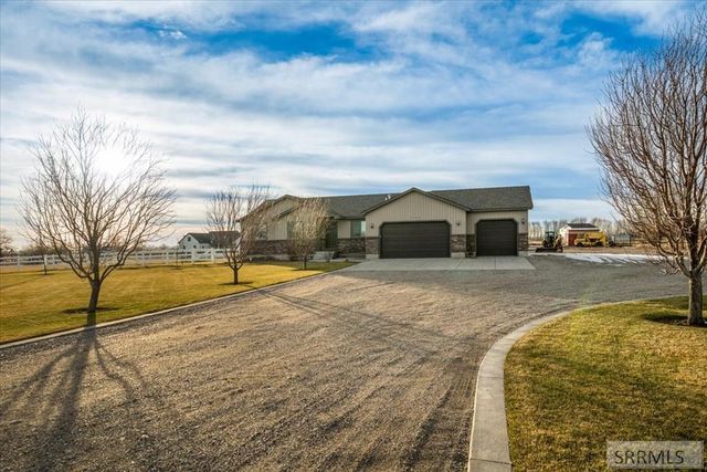 1382 N 750 E, Shelley, ID 83274