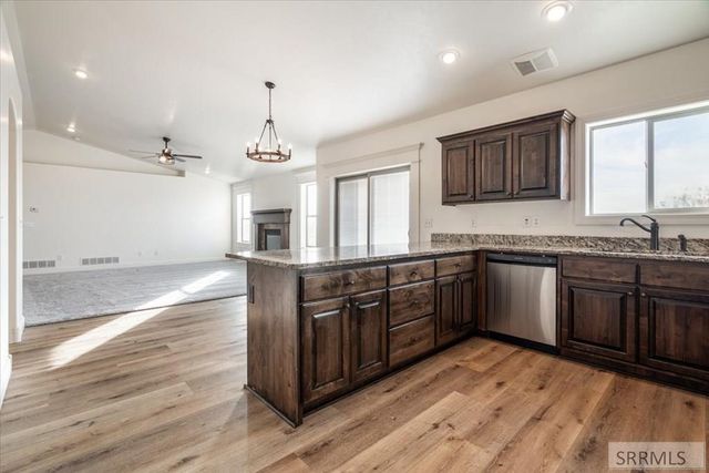 1382 N 750 E, Shelley, ID 83274