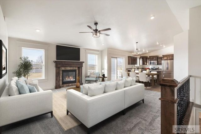 1382 N 750 E, Shelley, ID 83274