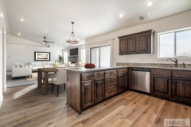 1382 N 750 E, Shelley, ID 83274