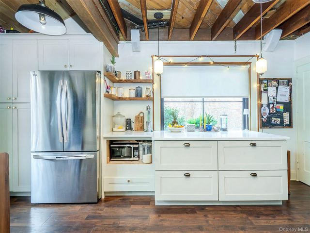 7 Cherry Street, Glen Head, NY 11545