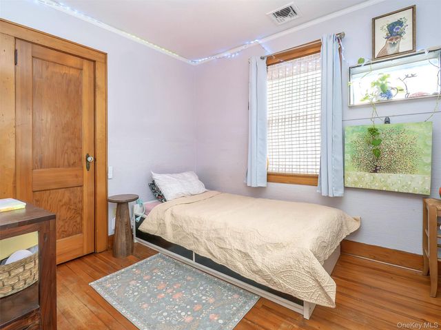 7 Cherry Street, Glen Head, NY 11545