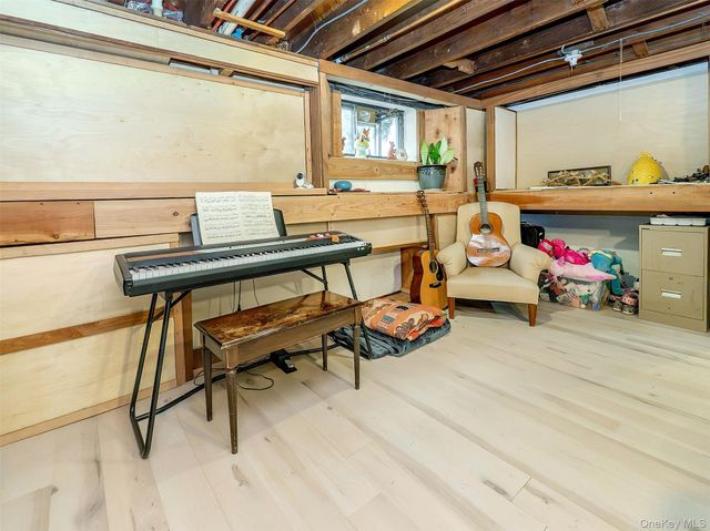 7 Cherry Street, Glen Head, NY 11545