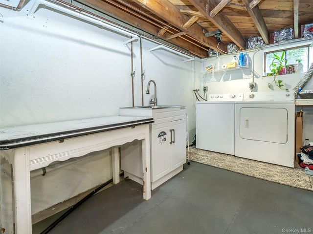 7 Cherry Street, Glen Head, NY 11545