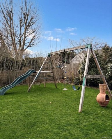 7 Cherry Street, Glen Head, NY 11545