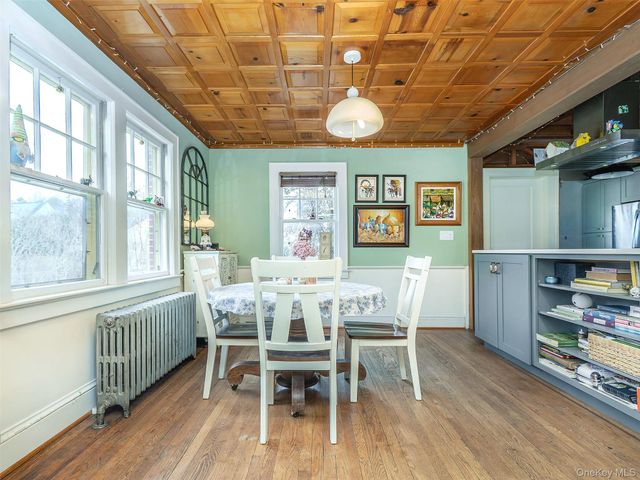 7 Cherry Street, Glen Head, NY 11545