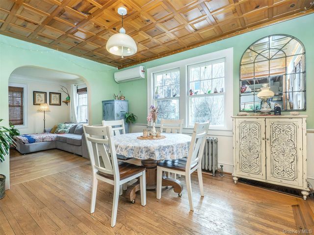 7 Cherry Street, Glen Head, NY 11545