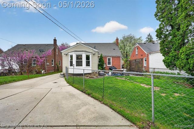 3210 N Altadena Avenue, Royal Oak, MI 48073