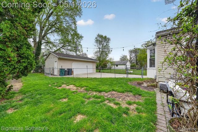 3210 N Altadena Avenue, Royal Oak, MI 48073