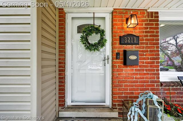 3210 N Altadena Avenue, Royal Oak, MI 48073