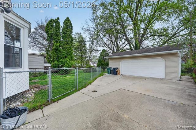 3210 N Altadena Avenue, Royal Oak, MI 48073