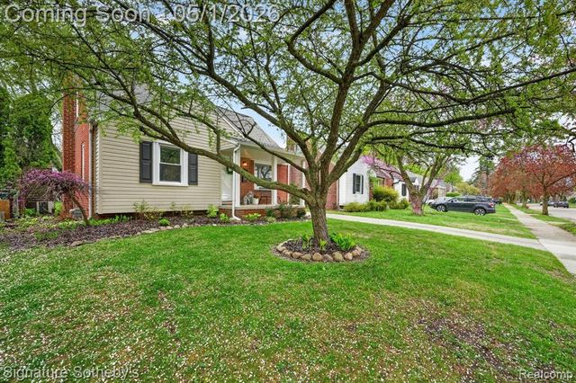 3210 N Altadena Avenue, Royal Oak, MI 48073