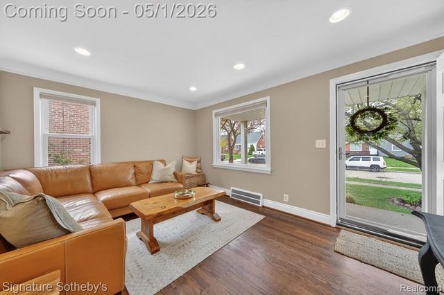 3210 N Altadena Avenue, Royal Oak, MI 48073