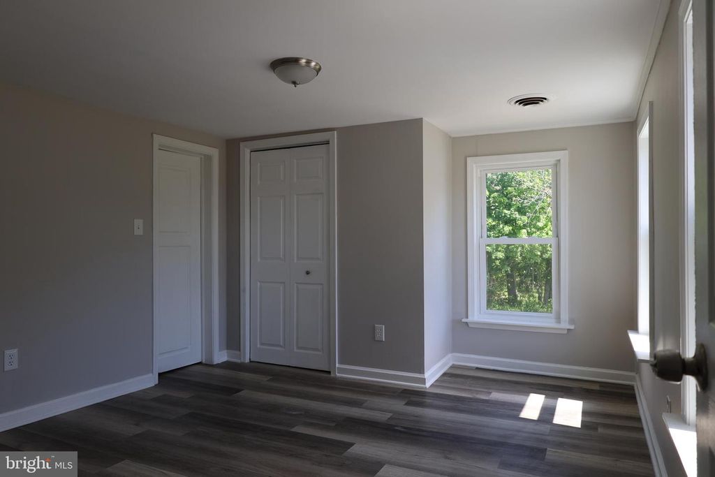 Image 13 of property listing at 6213 APPLETOWN RD, Boonsboro, MD 21713