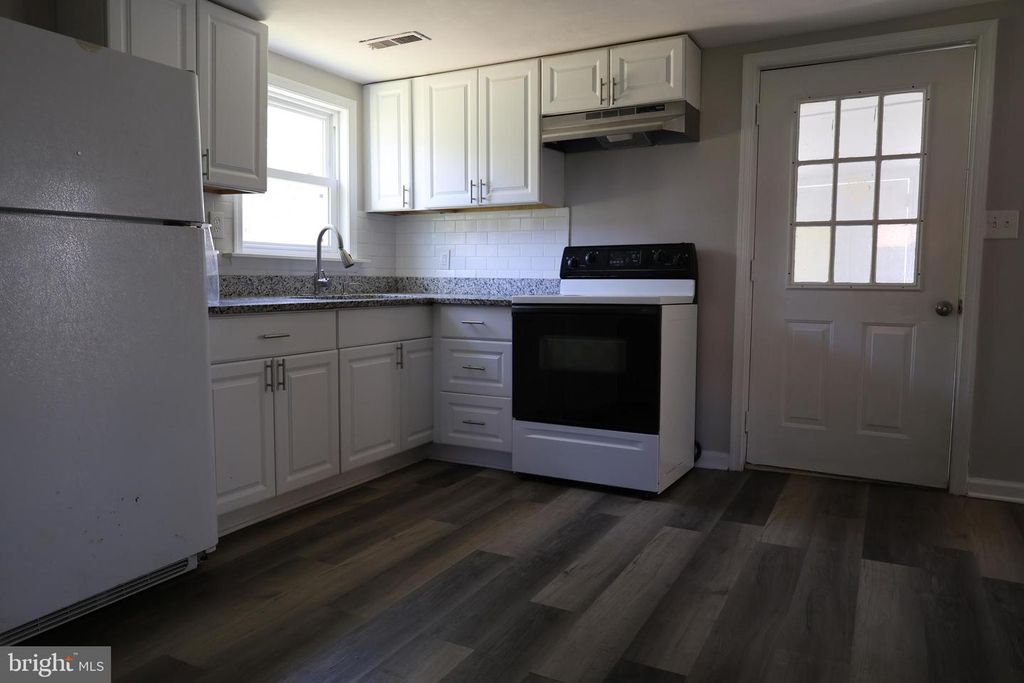 Image 16 of property listing at 6213 APPLETOWN RD, Boonsboro, MD 21713