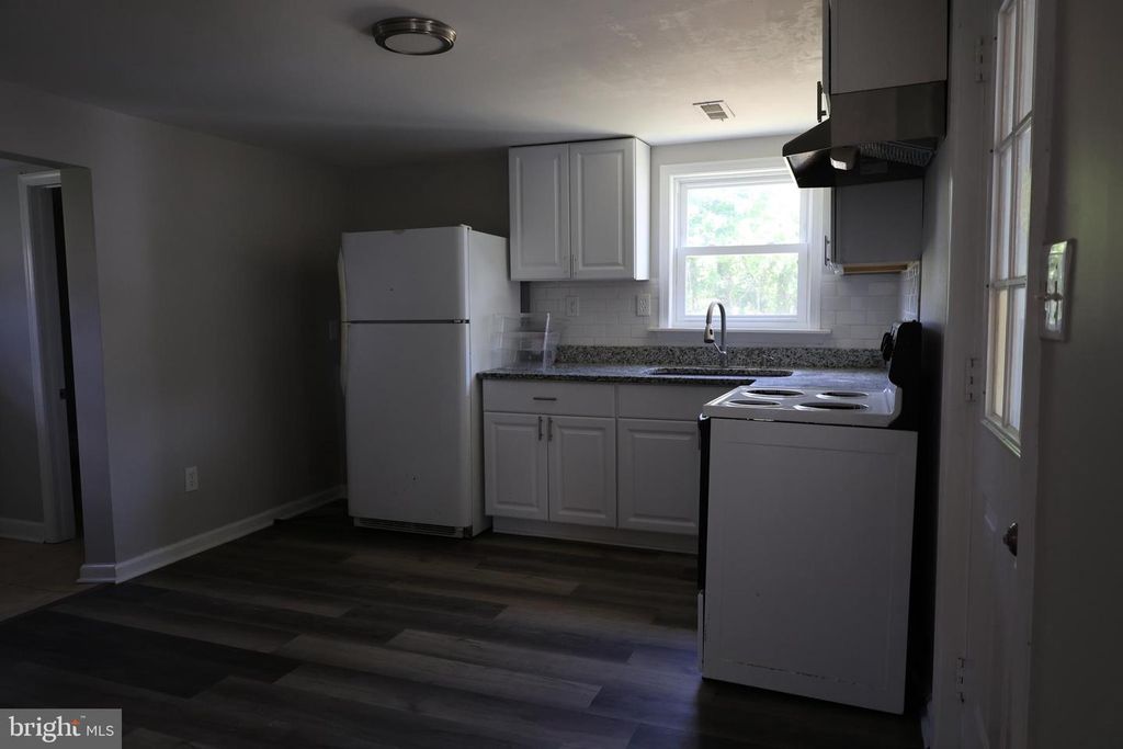 Image 7 of property listing at 6213 APPLETOWN RD, Boonsboro, MD 21713
