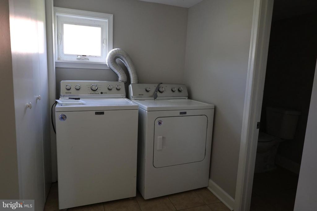 Image 8 of property listing at 6213 APPLETOWN RD, Boonsboro, MD 21713