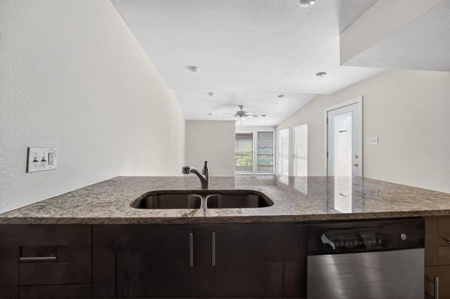 909 Reinli ST 240, Austin, TX 78751