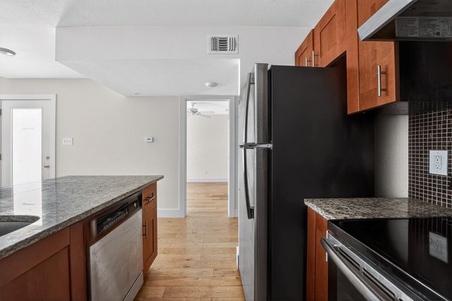 909 Reinli ST 240, Austin, TX 78751